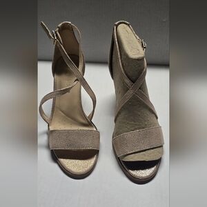 Clark Kaytlin85 Gold Metalic Shoes Size 7M